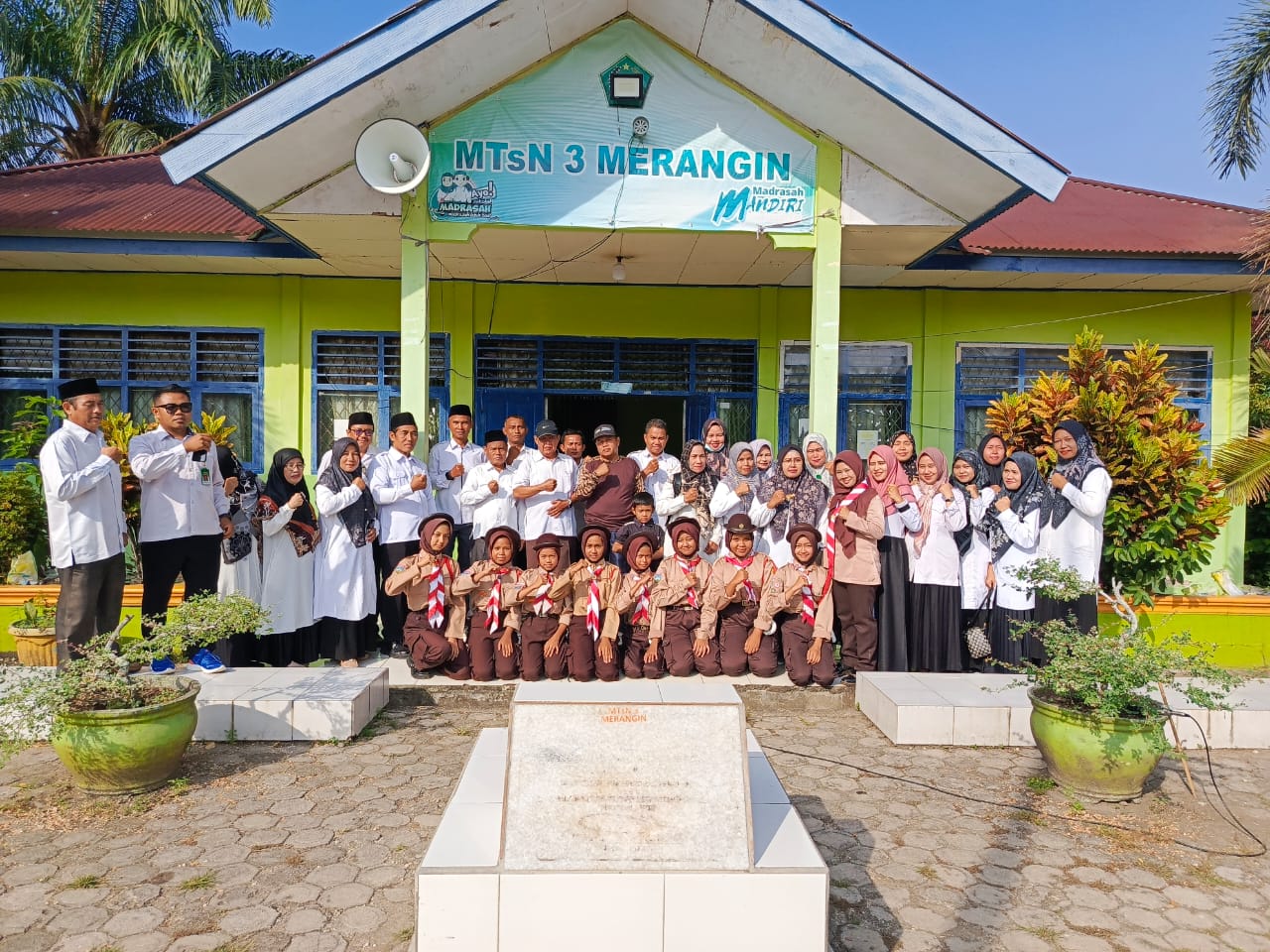Pelepasan Peserta Kemah Bakti Pramuka Gugus Depan MTsN 3 Merangin