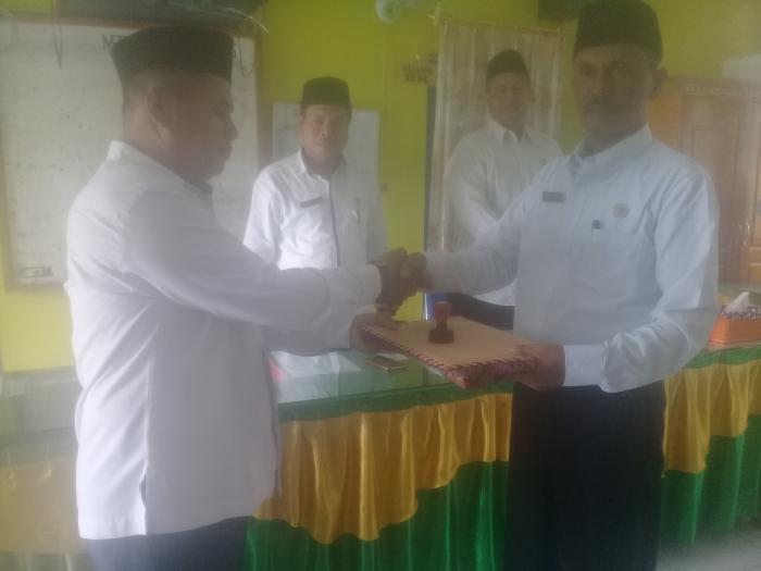 SERAH TERIMA JABATAN KAMAD MTs NEGERI 3 MERANGIN SERAH TERIMA JABATAN KAMAD MTs NEGERI 3 MERANGIN