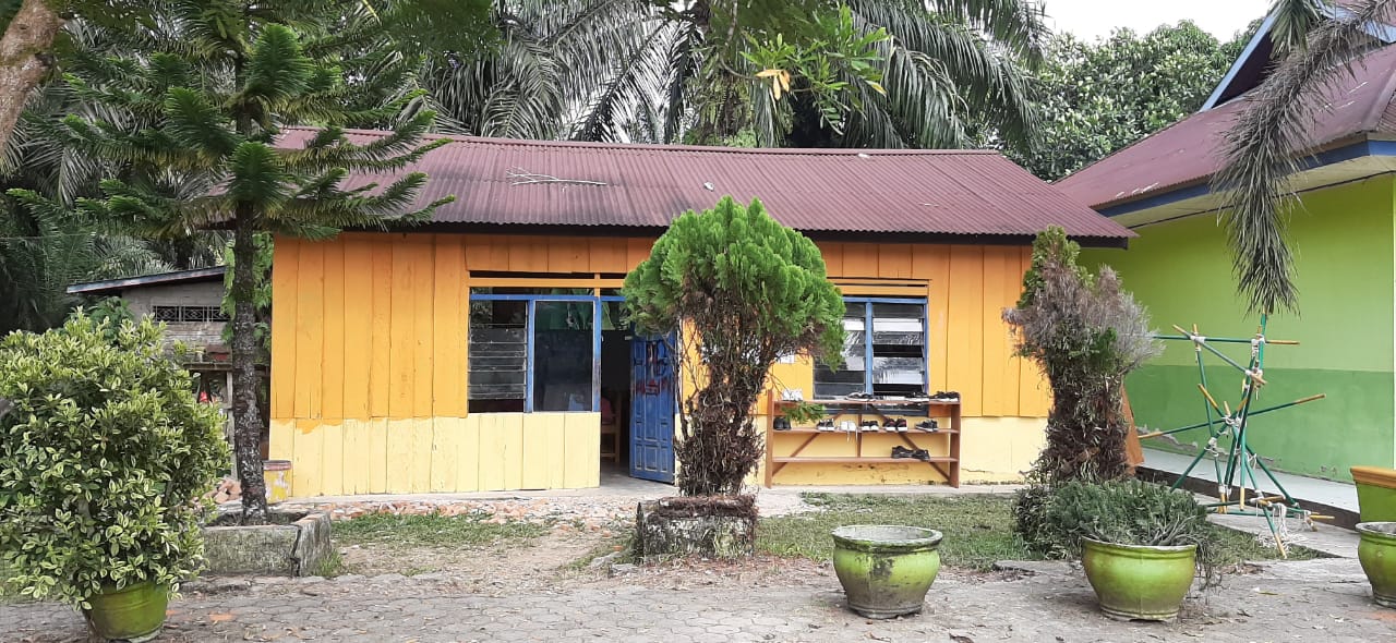 Karna kelebihan kuata Siswa Baru MTs N 3 Merangin Memperbarui Ruang Kelas Darurat Untuk Sementara