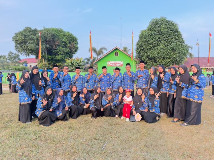 MTsN 3 Merangin Berpartisipasi dalam Upacara HUT Kemerdekaan RI ke-81 di Kecamatan Pamenang MTsN 3 Merangin Berpartisipasi dalam Upacara HUT Kemerdekaan RI ke-81 di Kecamatan Pamenang