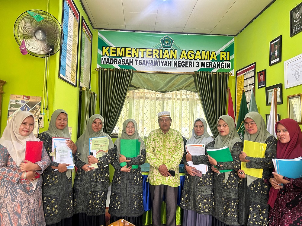 Kepala MTsN 3 Merangin Laksanakan Supervisi Terhadap Guru MTsN 3 Merangin
